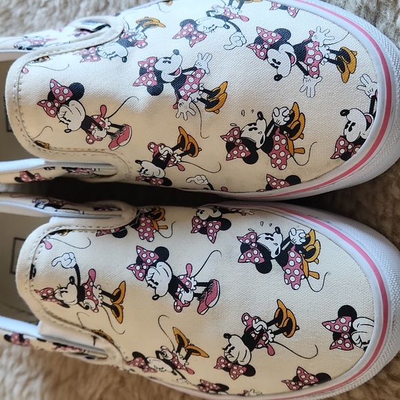 Rare Vans X Disney Minnie Mouse Slip-on Sneakers 🖤🐭💗 - Picture 16 of 16